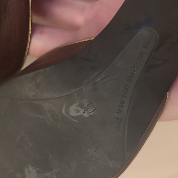 EUC Unis Brown/Bronze Floral Point Toe Open Side Pumps - Picture 9 of 16